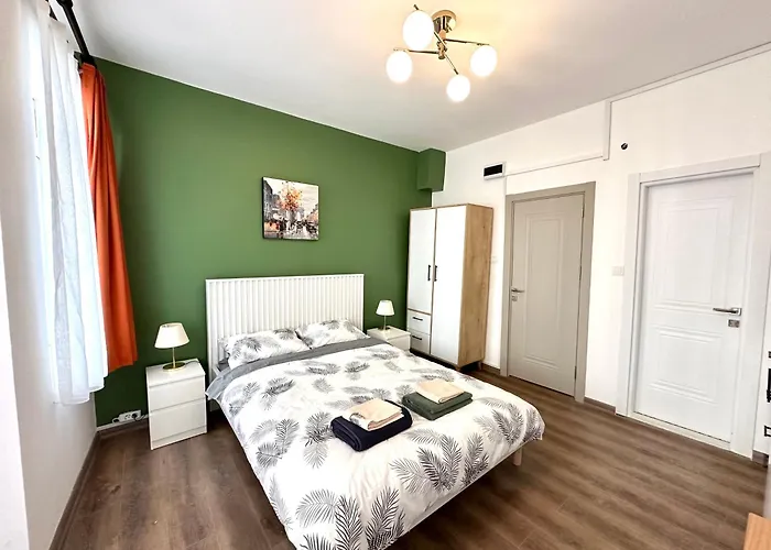 Yellowhouse Room 4